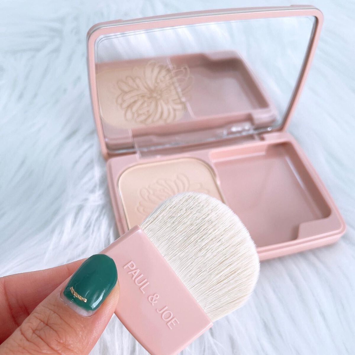 ヴェール ファンデーション/PAUL & JOE BEAUTE/パウダーファンデーションを使ったクチコミ（3枚目）