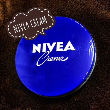 ■NIVEA ニベアクリーム


みんな大好きニベアの青缶です〜(*‘ω‘ *)
これは何回もリピしてるお気に入りです！


私乾燥肌でとくに冬はめっちゃ顔とか手足が乾燥するので、これ塗りつつマッサージ