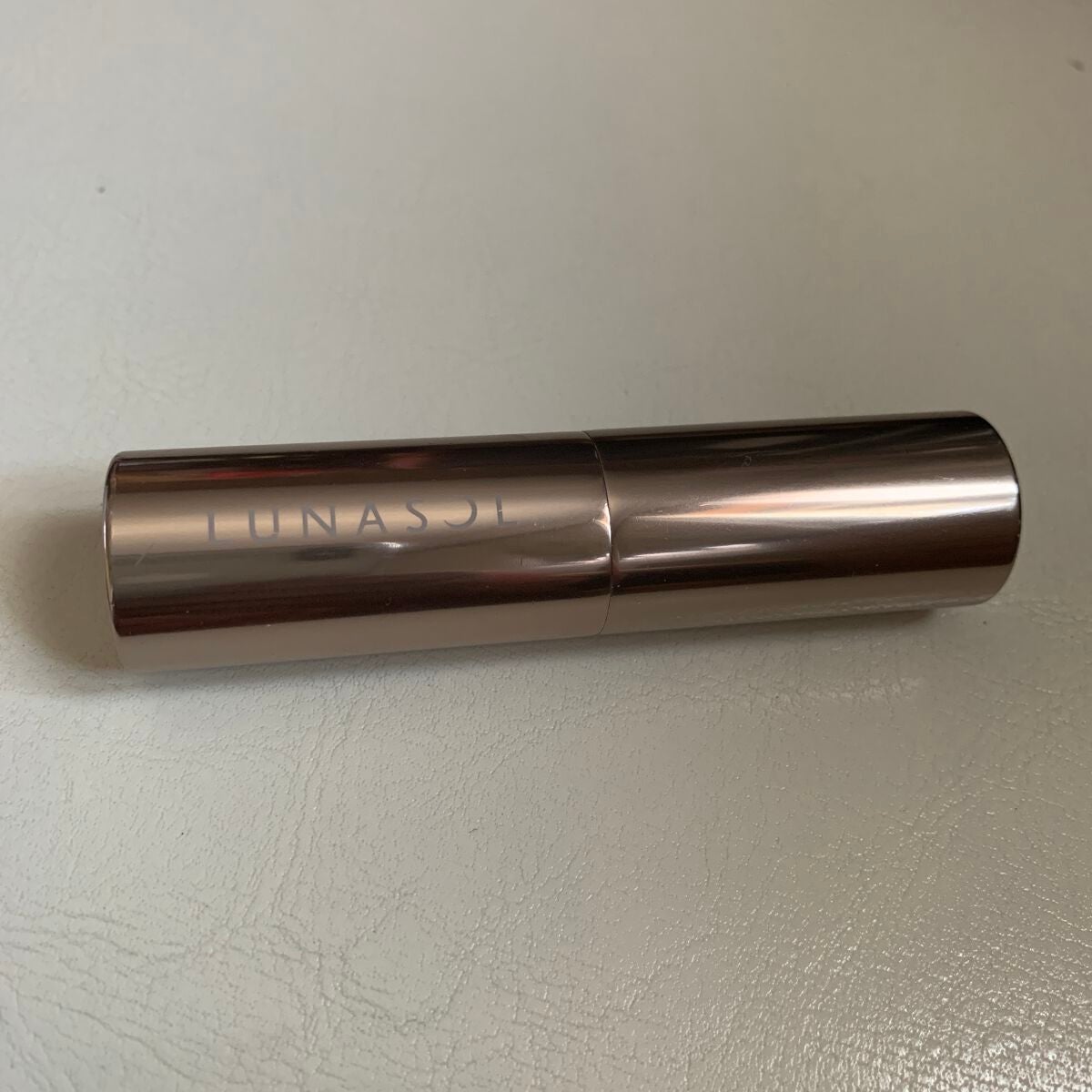 よっこ/フォロバ on LIPS 「とても使い易くナチュラルです#LUNASOLハイライト..」(1枚目)