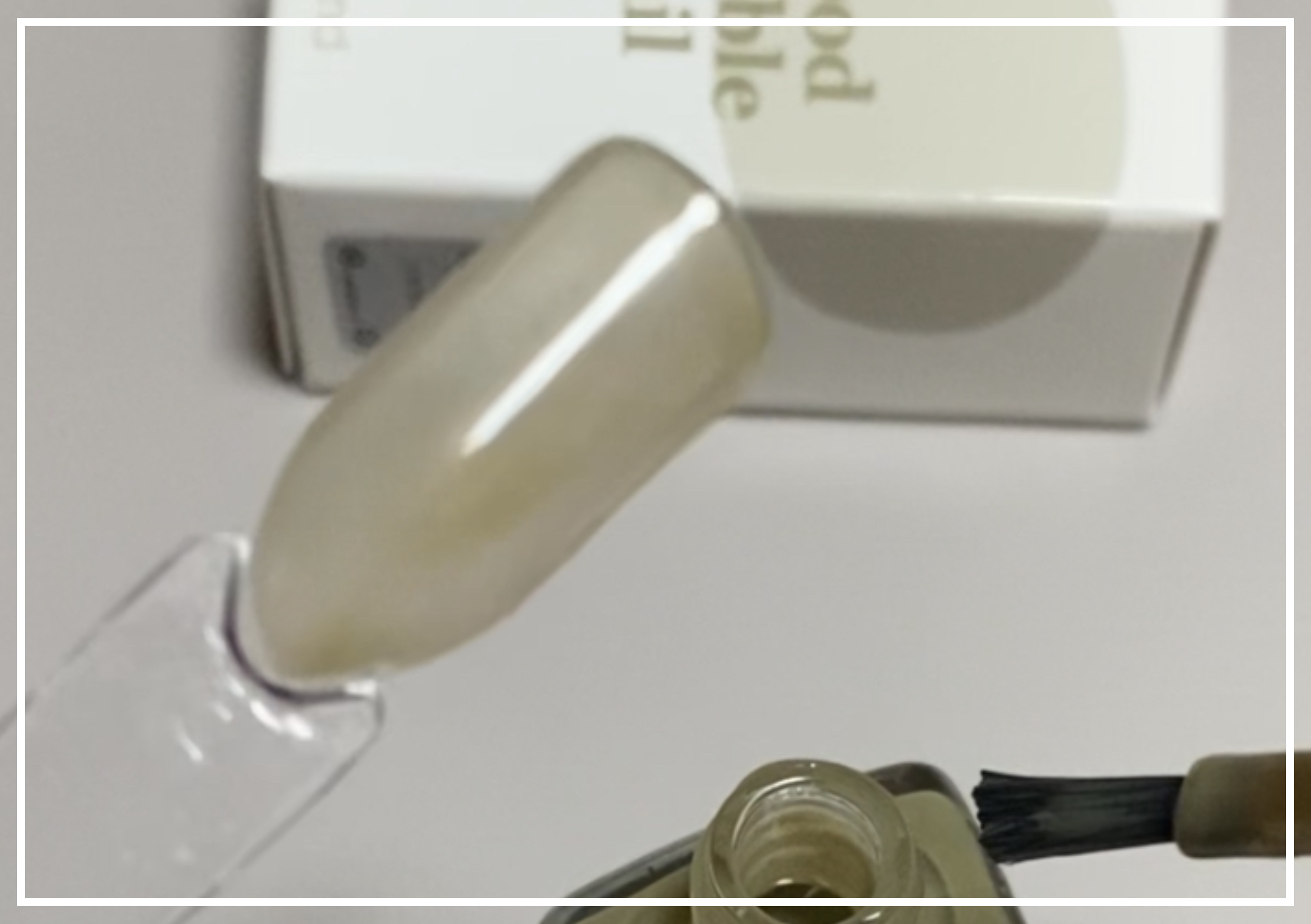 ムードペブルネイル 04 MUD GREEN（マッドグリーン）/rom&nd/マニキュアを使ったクチコミ（2枚目）