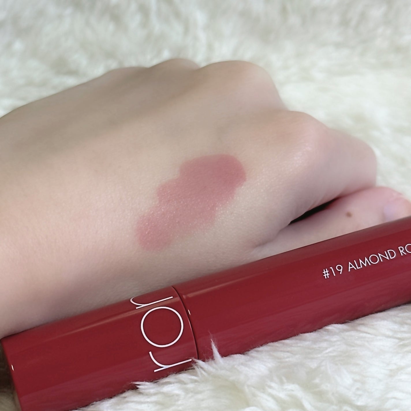 ジューシーラスティングティント/rom&nd/リップティントを使ったクチコミ(4枚目)