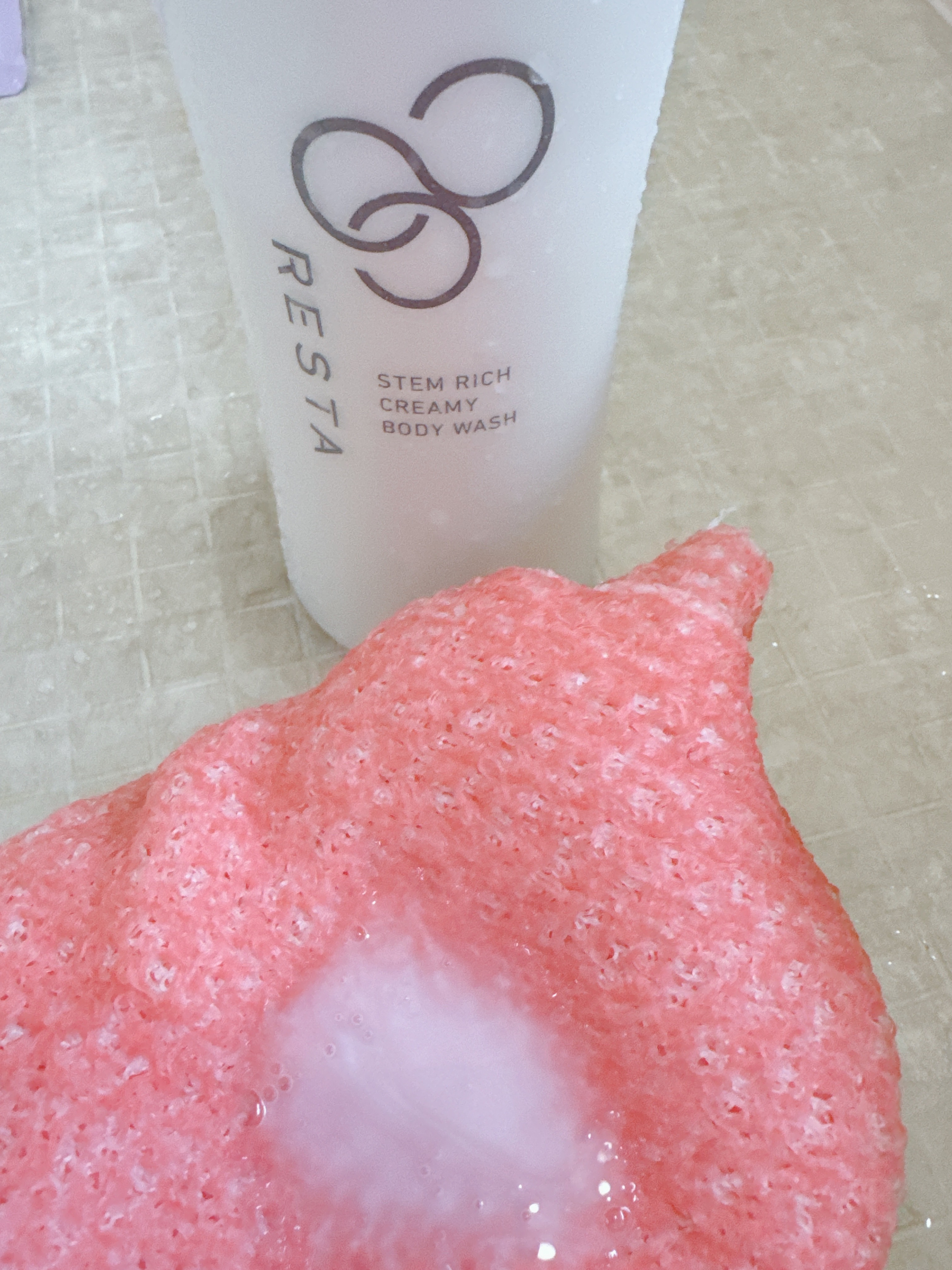 リスタ ステムリッチクリーミーボディウォッシュのクチコミ「#モニター
#リスタ
#アットコスメプレゼント

新感覚のボディウォッシュ！泡立てずに塗る⁉️.....」（3枚目）