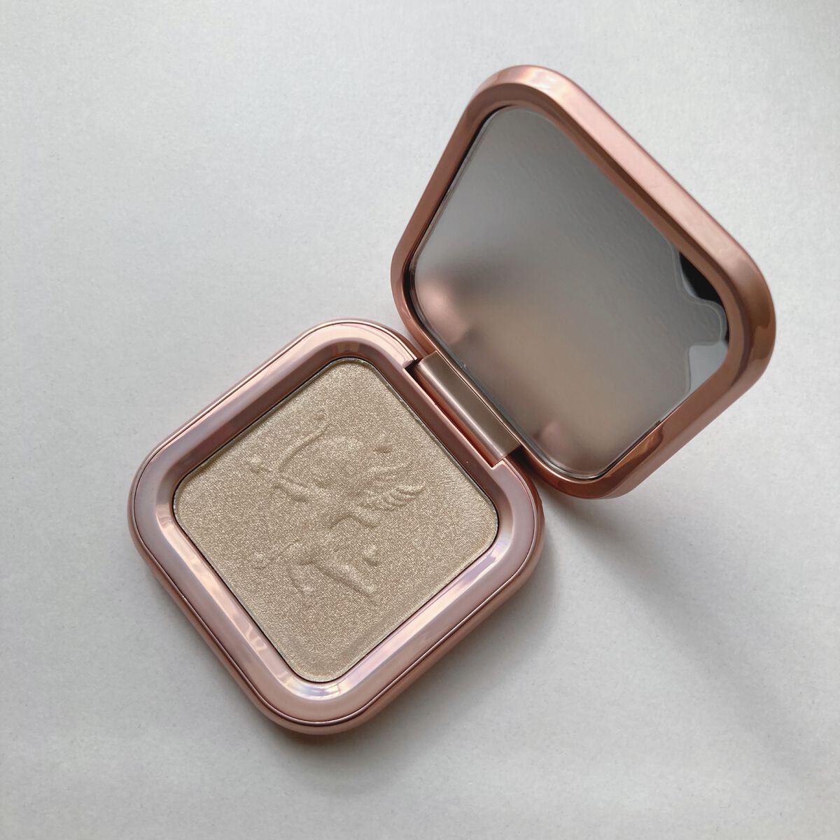 エンジェルキューピッドキスハイライター S02 ダイヤモンドシャンパン/ZEESEA/パウダーハイライトを使ったクチコミ（2枚目）