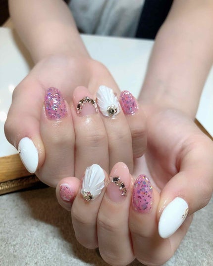 ぁゃ on LIPS 「今日は#自分を愛でる日と決めていたので朝から#ネイルして頂きま..」(2枚目)