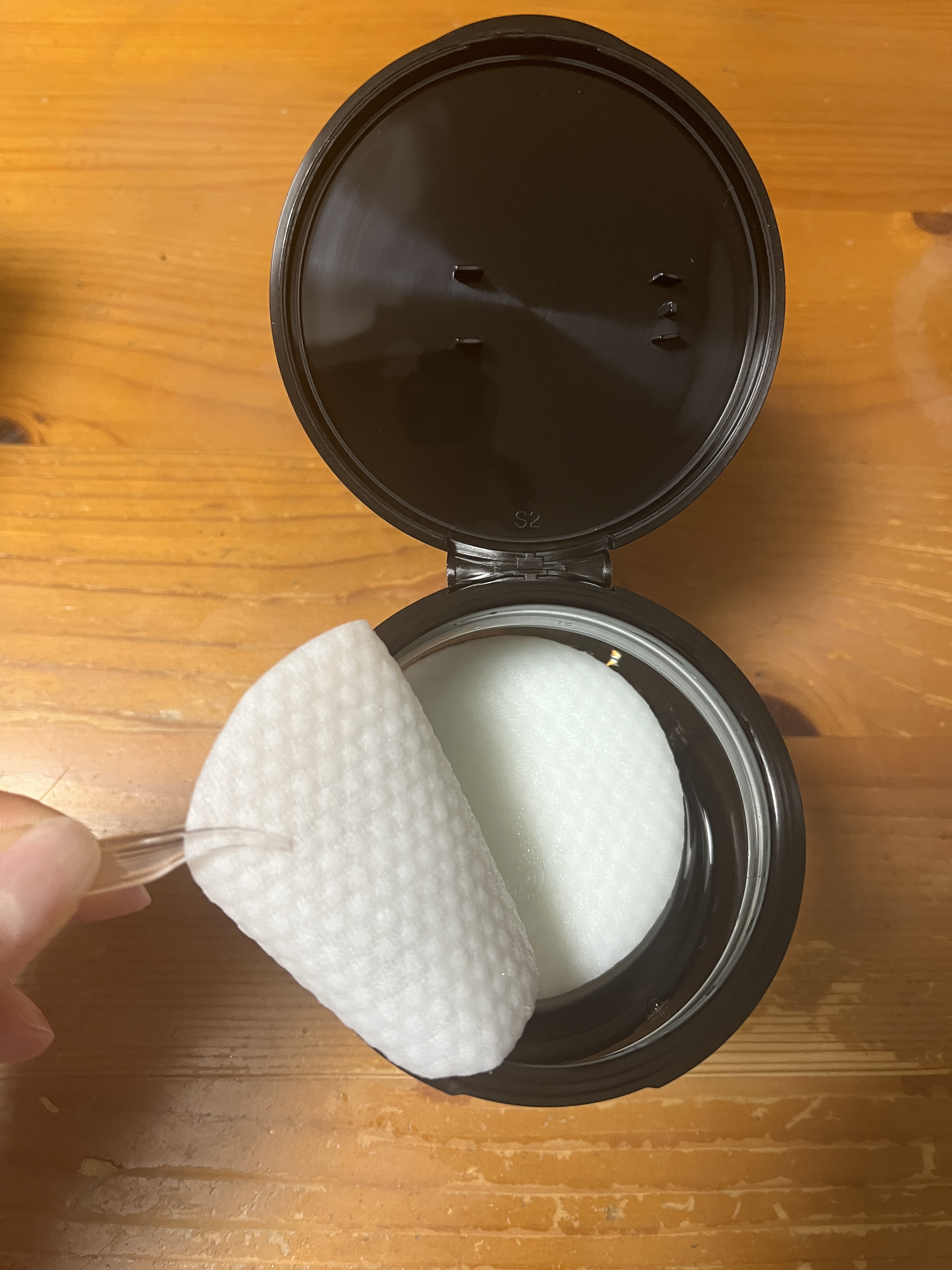 ブルーブライトピーリングパッド 180ml 40枚入り/EMROSÉ/トナーパッドを使ったクチコミ（3枚目）