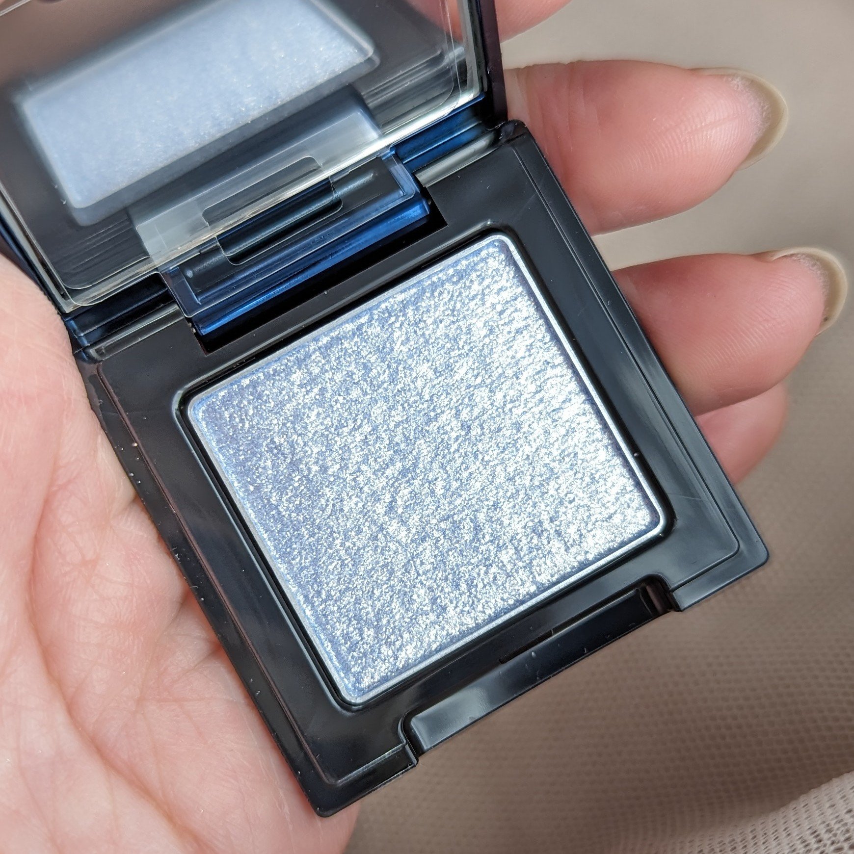 ラズル アイカラー/エレガンス ラズル /単色アイシャドウを使ったクチコミ（2枚目）