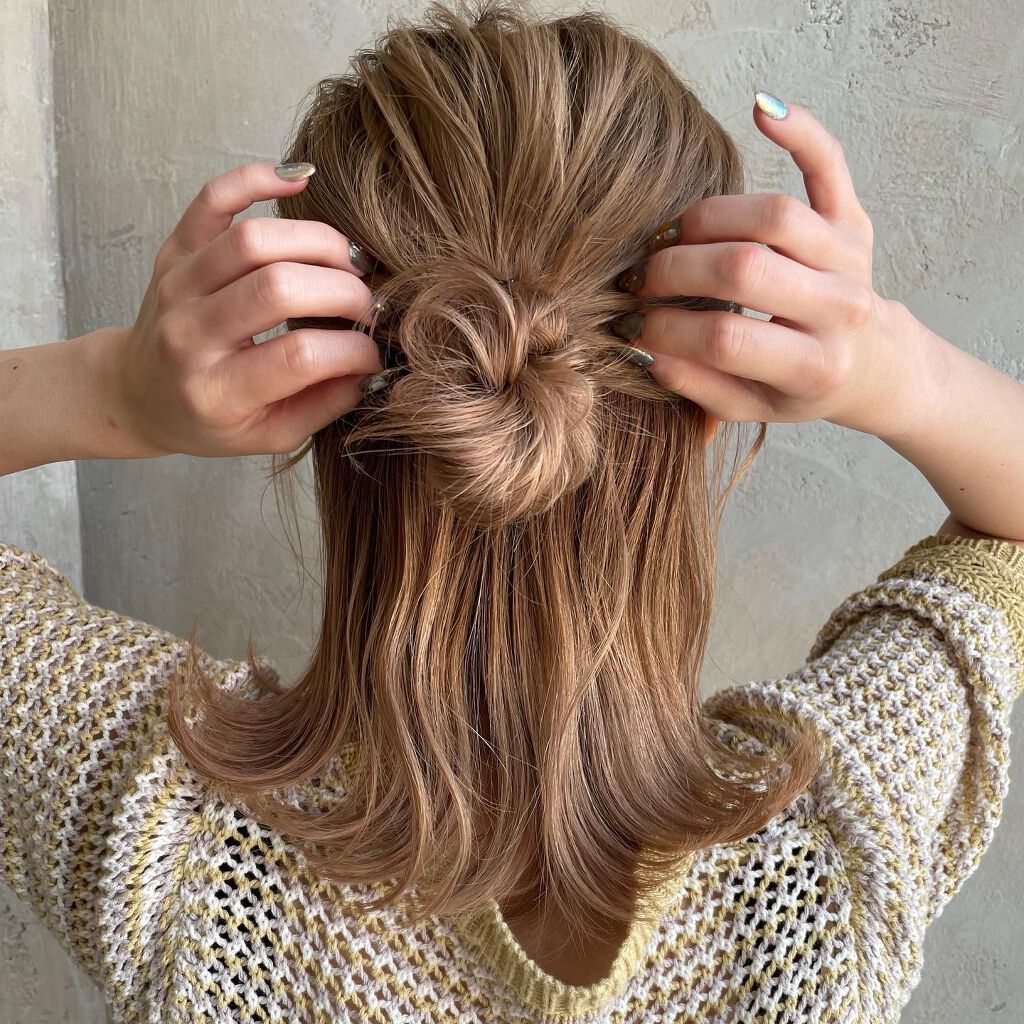 CHIHIRO/美容師/ヘアアレンジ on LIPS 「難しそうで簡単アレンジ❤︎簡単動画つきなので是非見てみて下さい..」(4枚目)