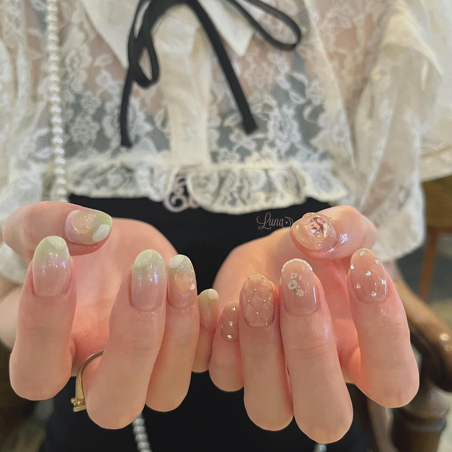 #ジェルネイル,#ワンカラーネイル,#ニュアンスネイル,#うるうるネイル,#ちゅるんネイル,#シンプルネイル,#パーツネイル,#透け感ネイル,#クリアネイル,#ぷっくりネイル,#ちぐはぐネイル,#韓国ネイル,#きらきらネイル,#うるつやネイル,#フレンチガーリーネイル,#メロンソーダネイル,#天使ネイル,#キルティングネイルのネイルデザイン