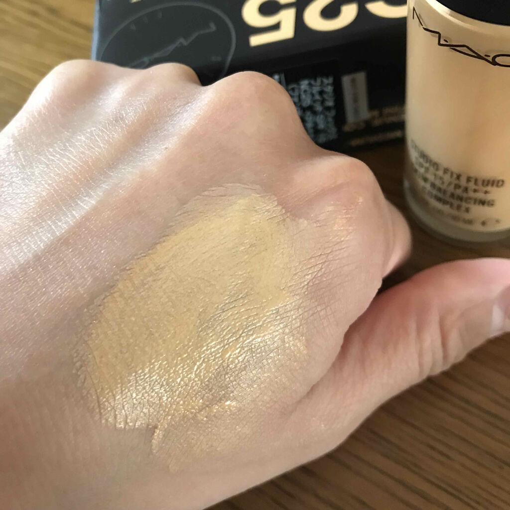 スタジオフィックス フルイッド SPF 15/M・A・C/リキッドファンデーションを使ったクチコミ（1枚目）