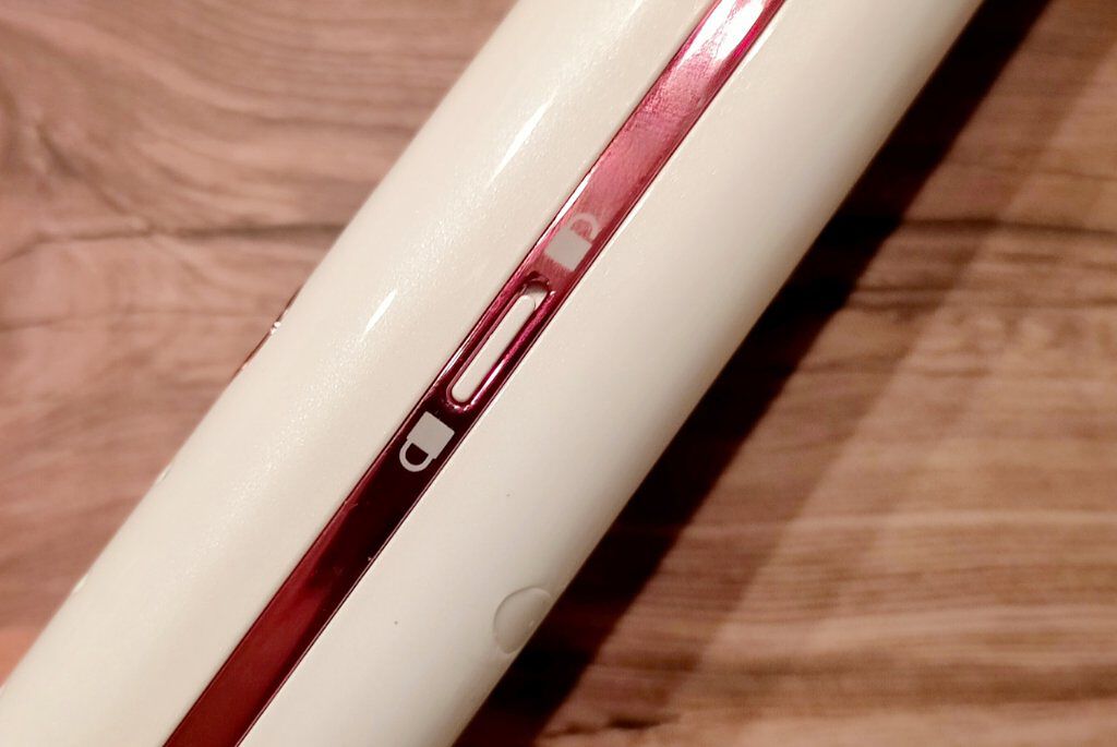 Cordless ブラシアイロン/LAVIEL/ヒートブラシを使ったクチコミ（2枚目）