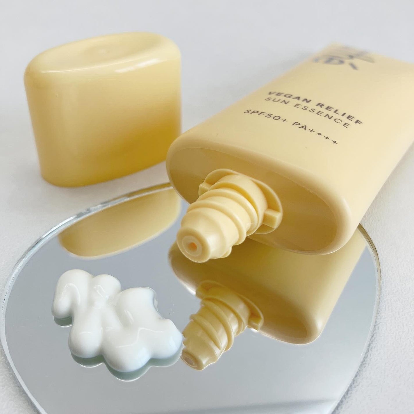 ヴィーガン リリーフ サン エッセンス /athé/日焼け止めクリームを使ったクチコミ(2枚目)