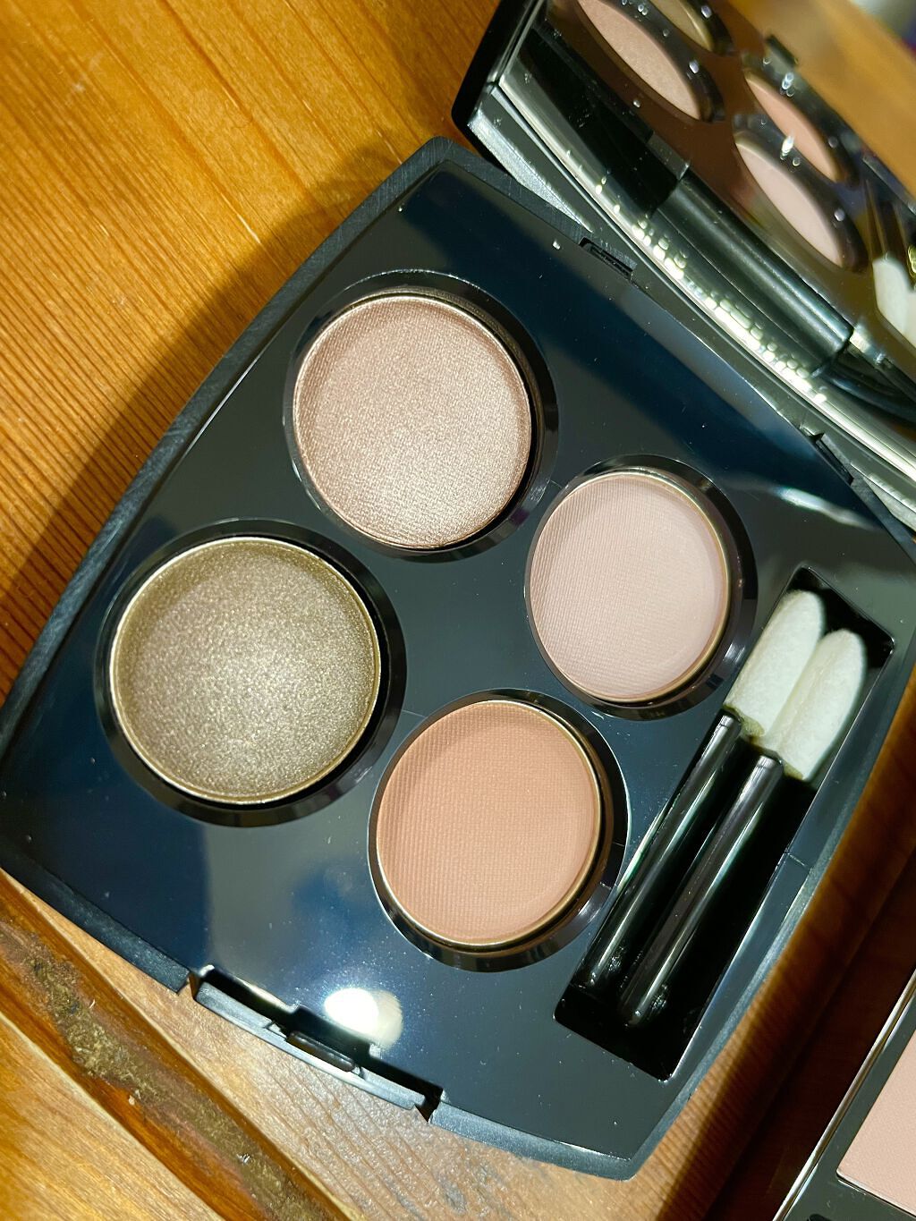 レ キャトル オンブル 352 エレメンタル/CHANEL/アイシャドウパレットを使ったクチコミ（3枚目）