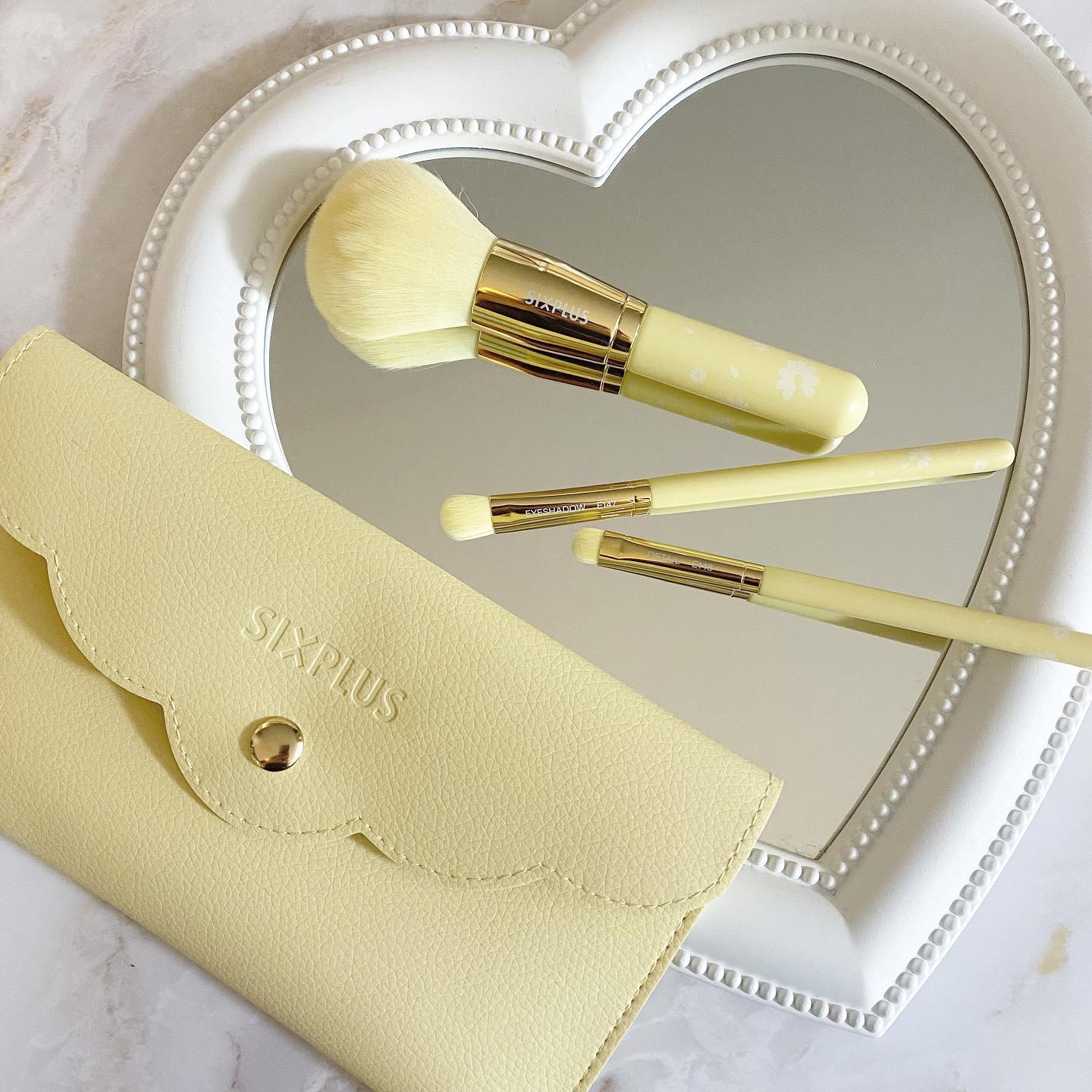 SIXPLUS ペイルイエローメイクブラシ３本セット -Daisyシリーズ/SIXPLUS/メイクブラシを使ったクチコミ（1枚目）