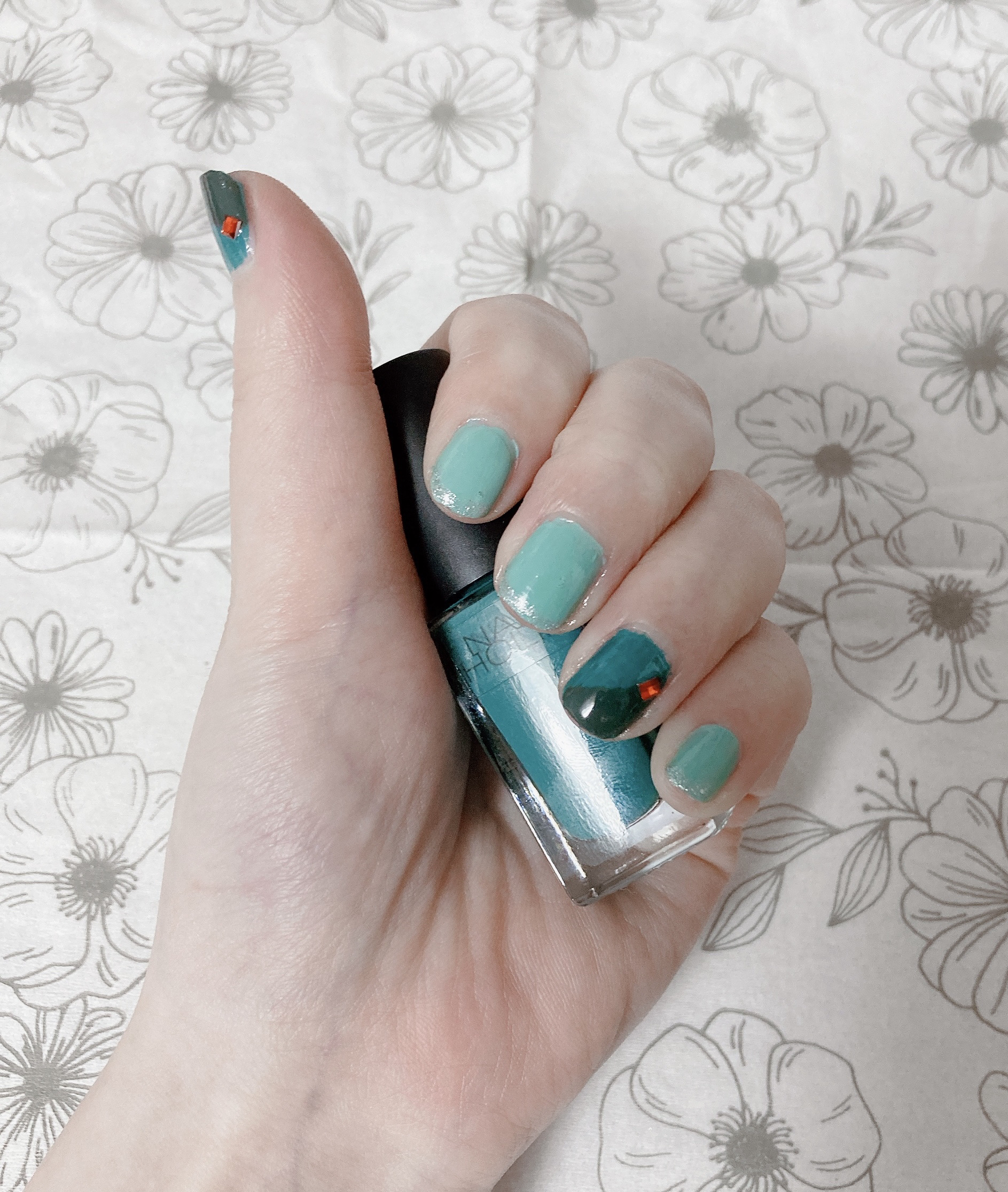 ネイルストーン/DAISO/ネイルチップ・パーツを使ったクチコミ（1枚目）