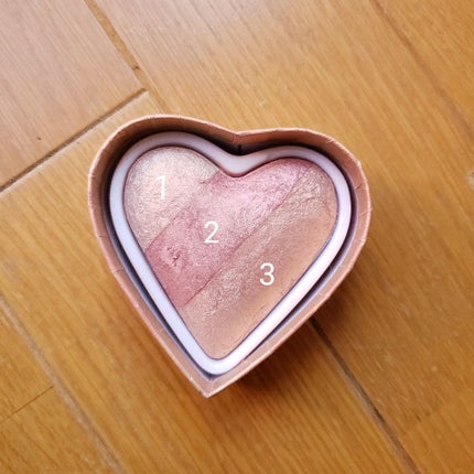 ブラッシング ハート/MAKEUP REVOLUTION/パウダーチークを使ったクチコミ(2枚目)