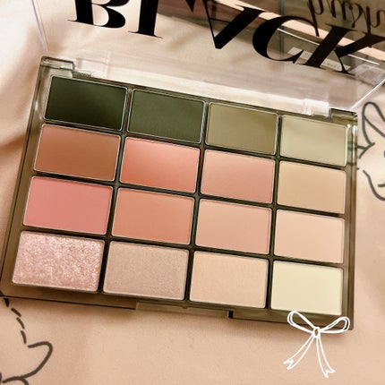 ソフトブラーリングアイパレット/wakemake/アイシャドウパレットを使ったクチコミ(2枚目)