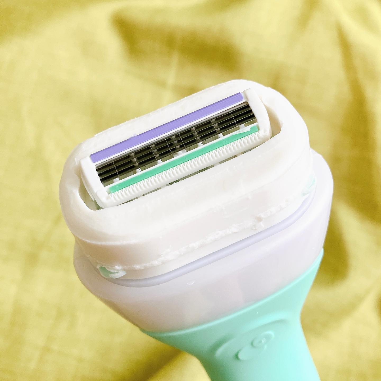 イントゥイション 敏感肌用 ホルダー （刃付き）＋替刃１コ/イントゥイション/シェーバーを使ったクチコミ（3枚目）