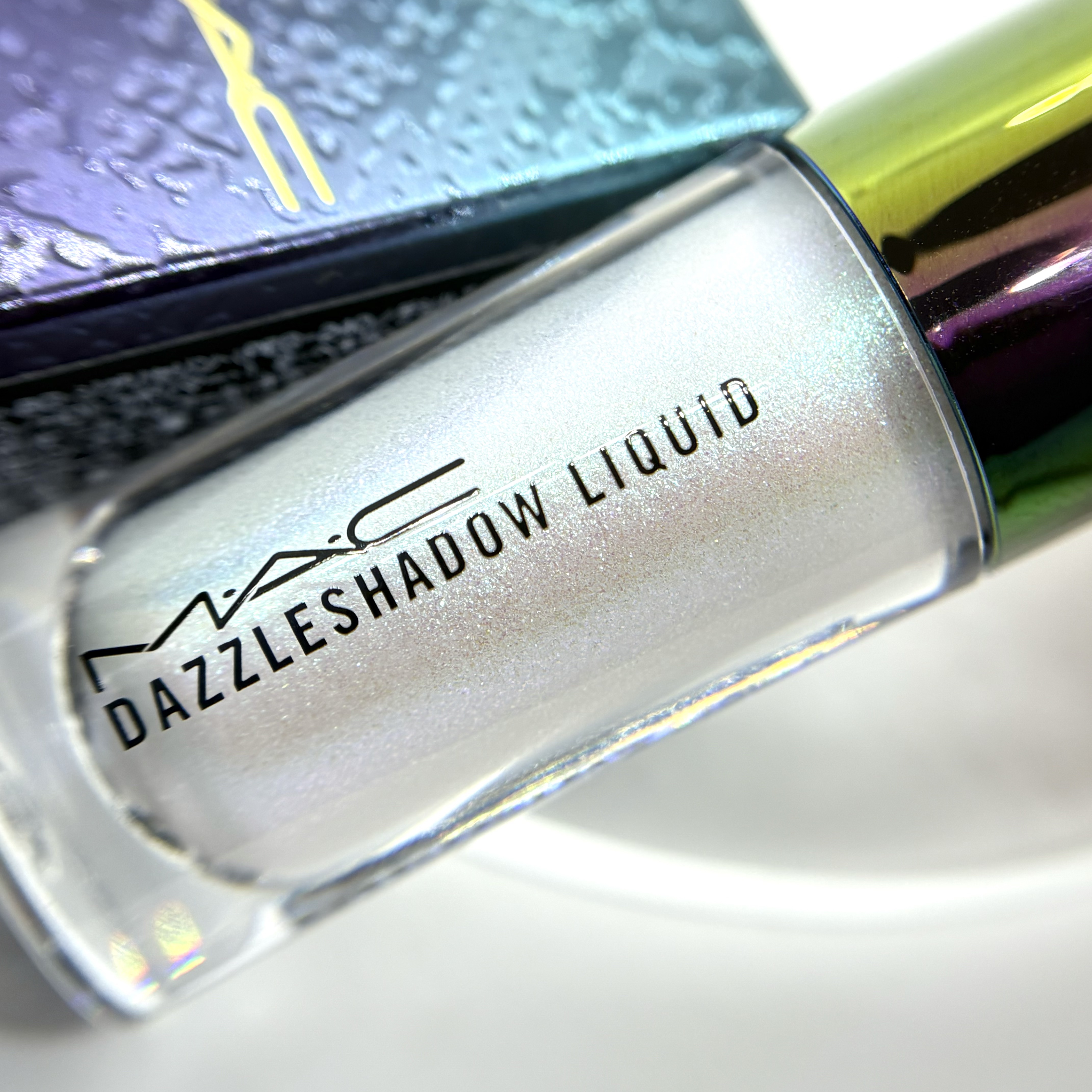 ダズルシャドウ リキッド/M・A・C/リキッドアイシャドウを使ったクチコミ（1枚目）