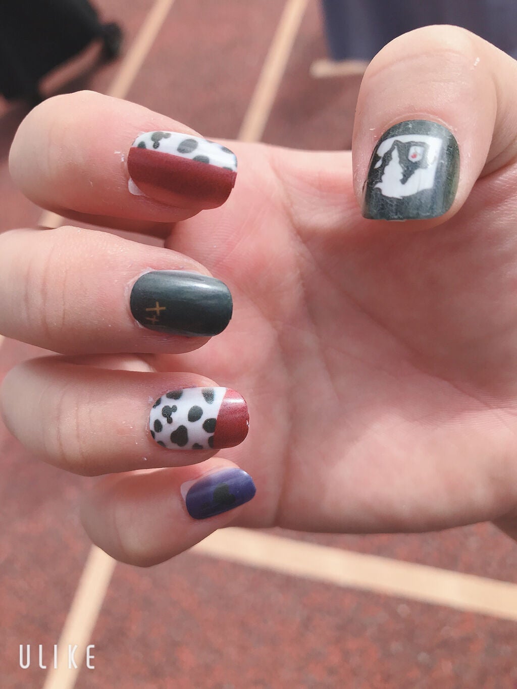 HusiQ.K on LIPS 「ディズニーランドのために作ったネイル💅ヴィランズ風👻🎃🕸✝️🕷..」(1枚目)