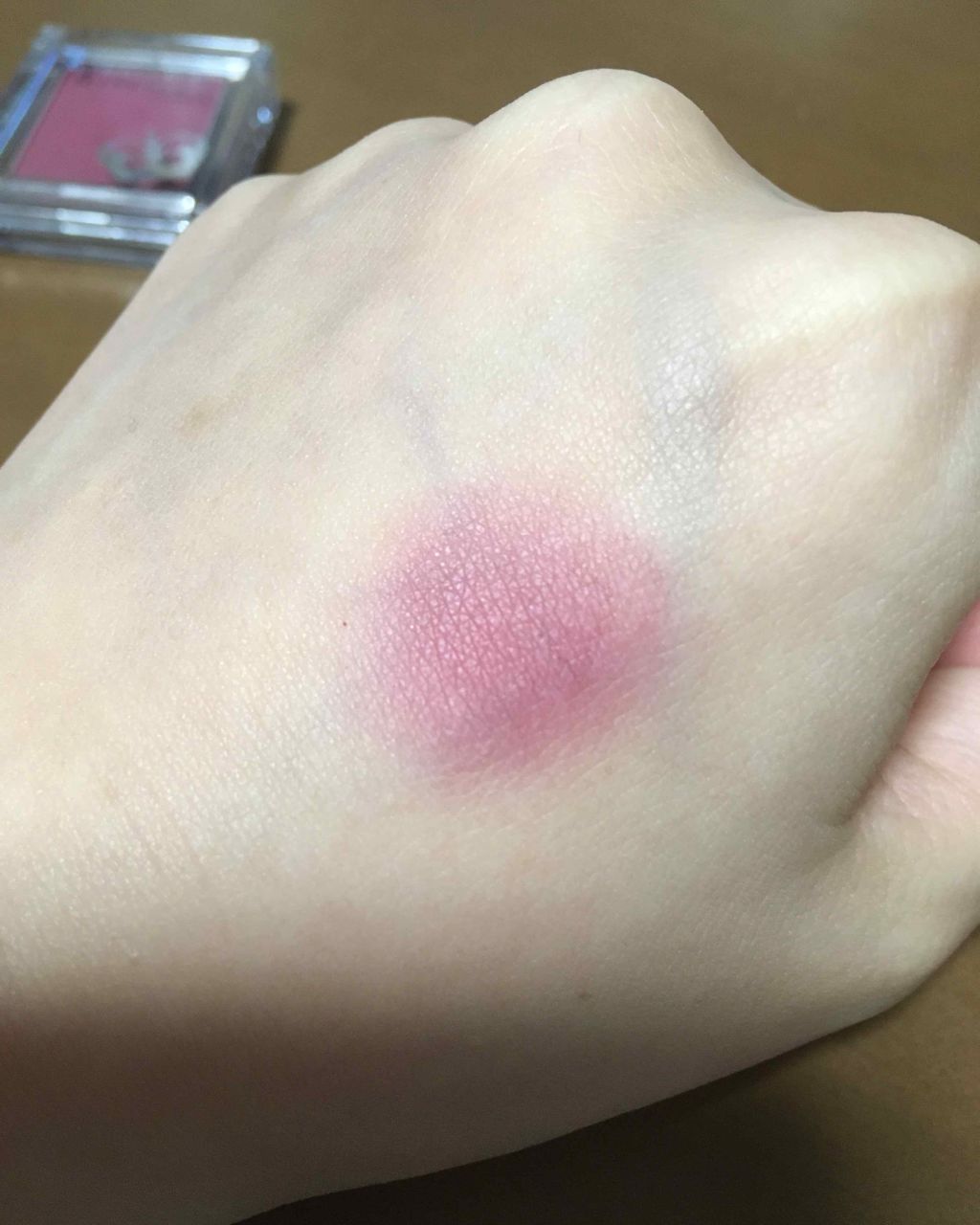 プリズム パウダーアイカラー/リンメル ロンドン/単色アイシャドウを使ったクチコミ(2枚目)