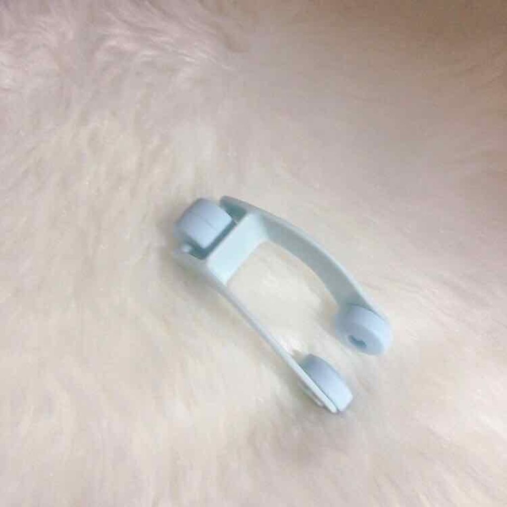 新希咲乃ちゃん、TWICEのサナちゃん。
みたいに…綺麗な鼻になりたいなって…

百均…DAISO様。神ですね…！！

皆に、買って欲しい。

学校行く前、10分くらい支度しながら、付けてます！！鼻が…高くなった気がします！

本当に、おす