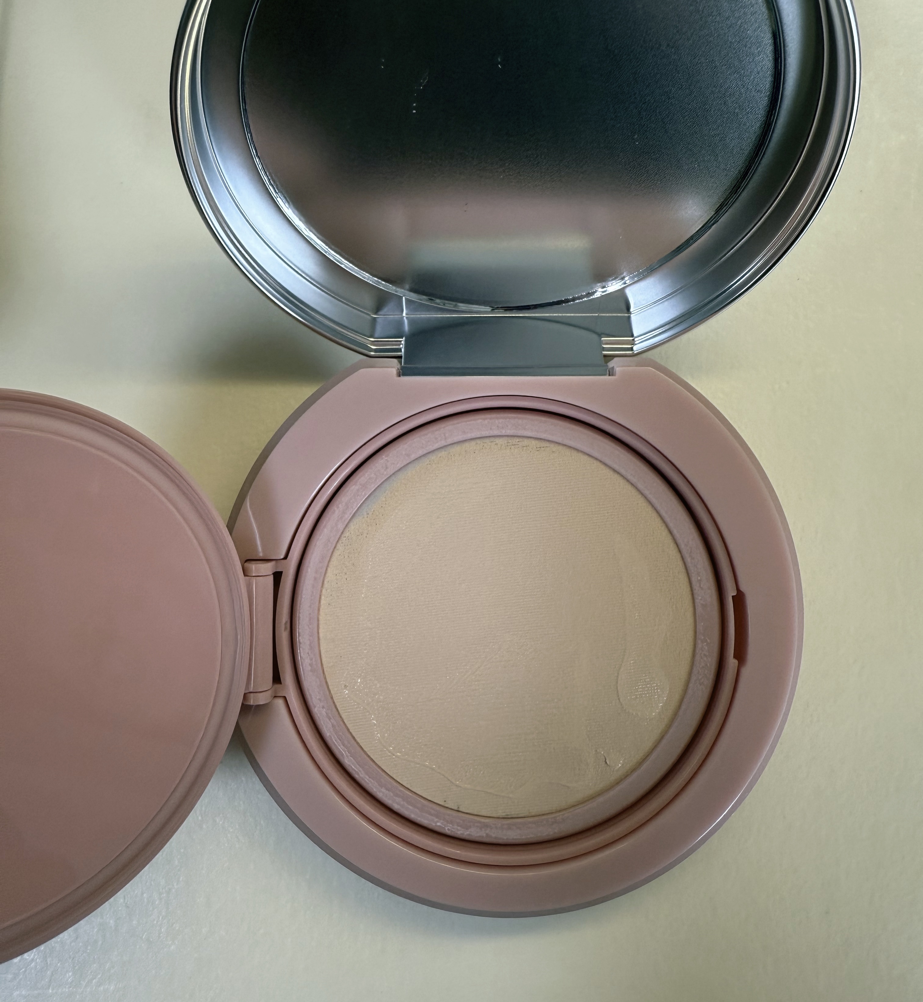 フィッティングメッシュクッション/3CE/クッションファンデーションを使ったクチコミ（3枚目）