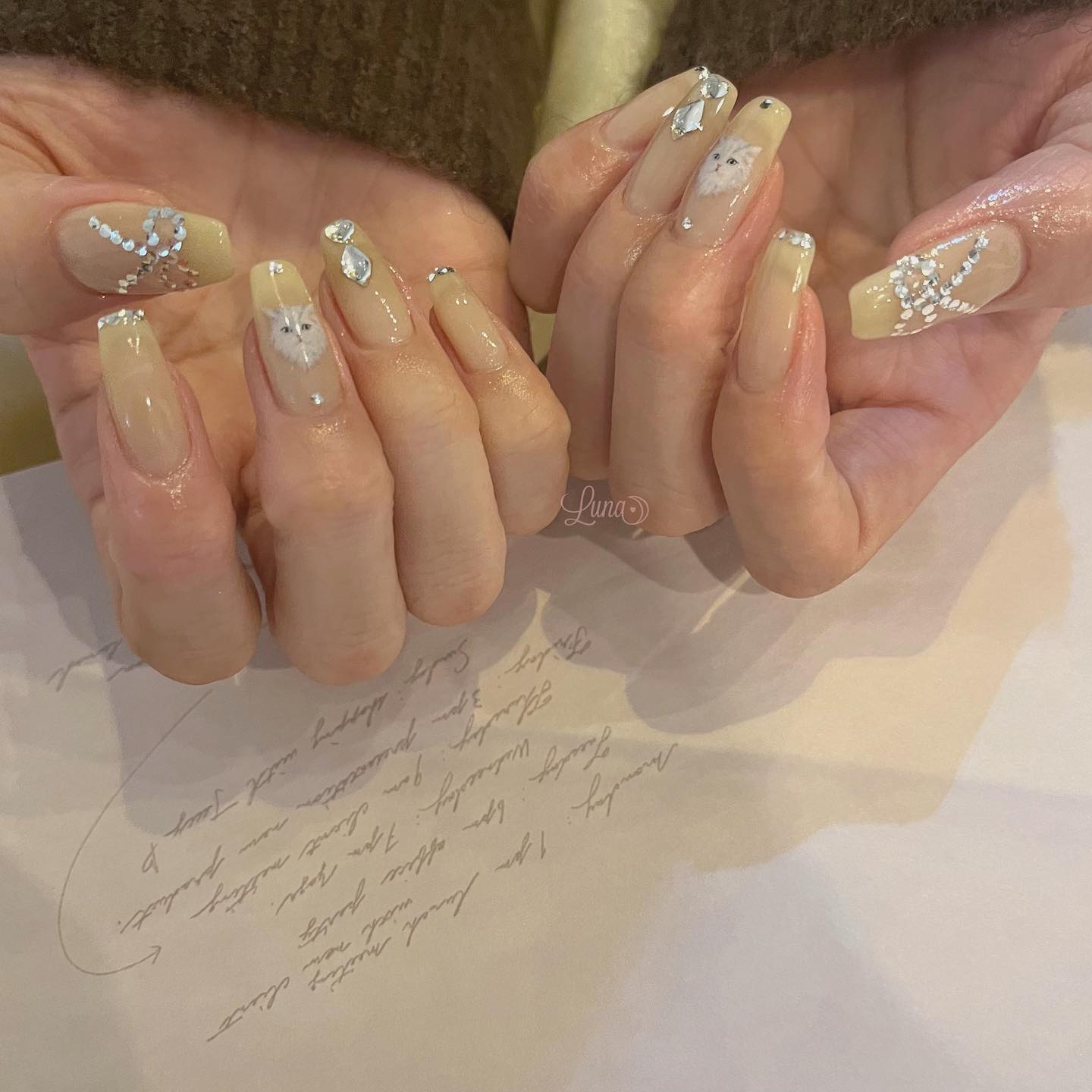 #ジェルネイル,#ワンカラーネイル,#ニュアンスネイル,#うるうるネイル,#ちゅるんネイル,#シンプルネイル,#パーツネイル,#透け感ネイル,#クリアネイル,#ぷっくりネイル,#ちぐはぐネイル,#韓国ネイル,#きらきらネイル,#うるつやネイル,#フレンチガーリーネイル,#リボンネイル,#ベージュネイル,#猫ネイルのネイルデザイン