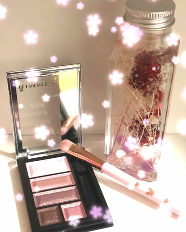 ♡RIMMEL リンメル ショコラスウィート アイズ♡


新作と見て購入。
 ほんのりショコラの香りで、ますますメイクが楽しく♡


1番上からA,B,C
1番下の左からD,E

A…細かなラメ入り。