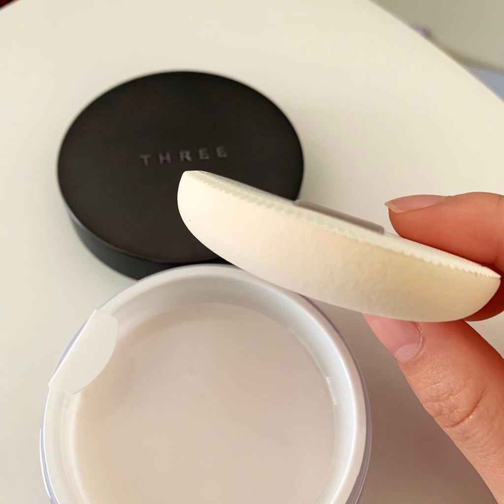 アドバンスドエシリアルスムースオペレーター ルースパウダー/THREE/ルースパウダーを使ったクチコミ(2枚目)