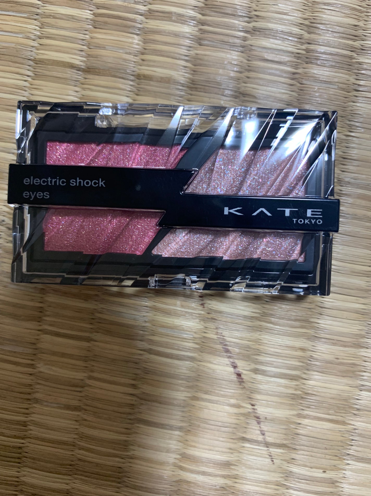 エレクトリックショックアイズ /KATE/アイシャドウパレットを使ったクチコミ(2枚目)