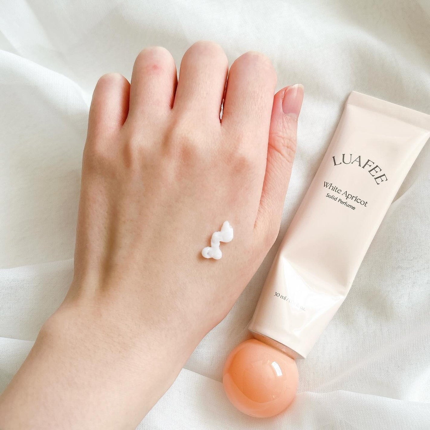 ソリッド パフューム ホワイトアプリコット/LUAFEE/練り香水を使ったクチコミ(6枚目)