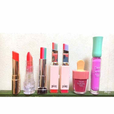 5 Two Tone Tint Bar Fruits Candybar
このリップはもう一色の方よりもグラデーションになりやすかったです！♡
6 Dear Darling Water Gel Tint 