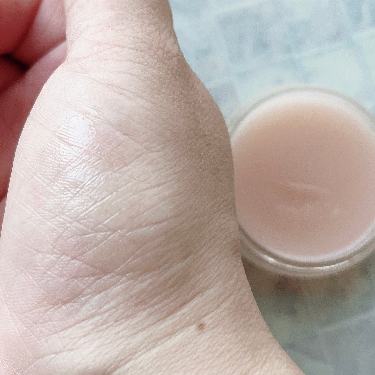 モイストリップバーム/XOUL/リップバームを使ったクチコミ(3枚目)