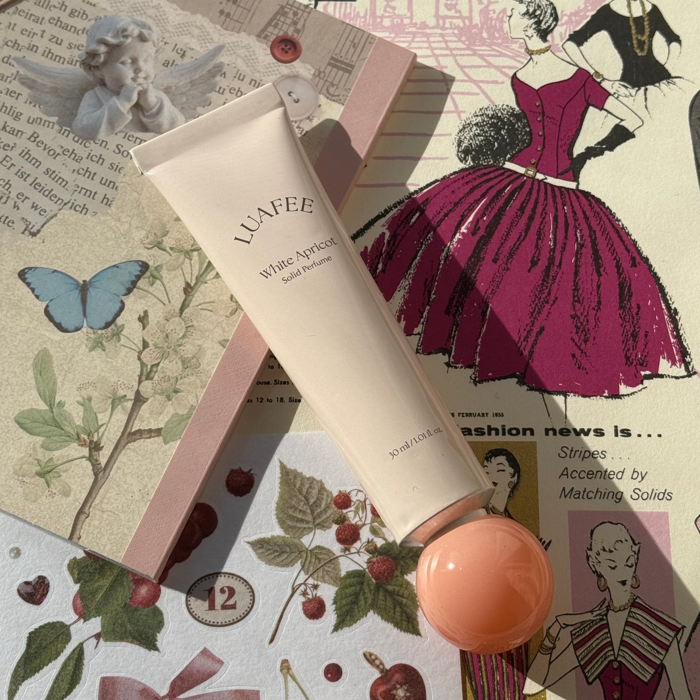 Y on LIPS 「LUAFEEソリッドパフューム🎀ホワイトアプリコット❤️韓国は..」(4枚目)