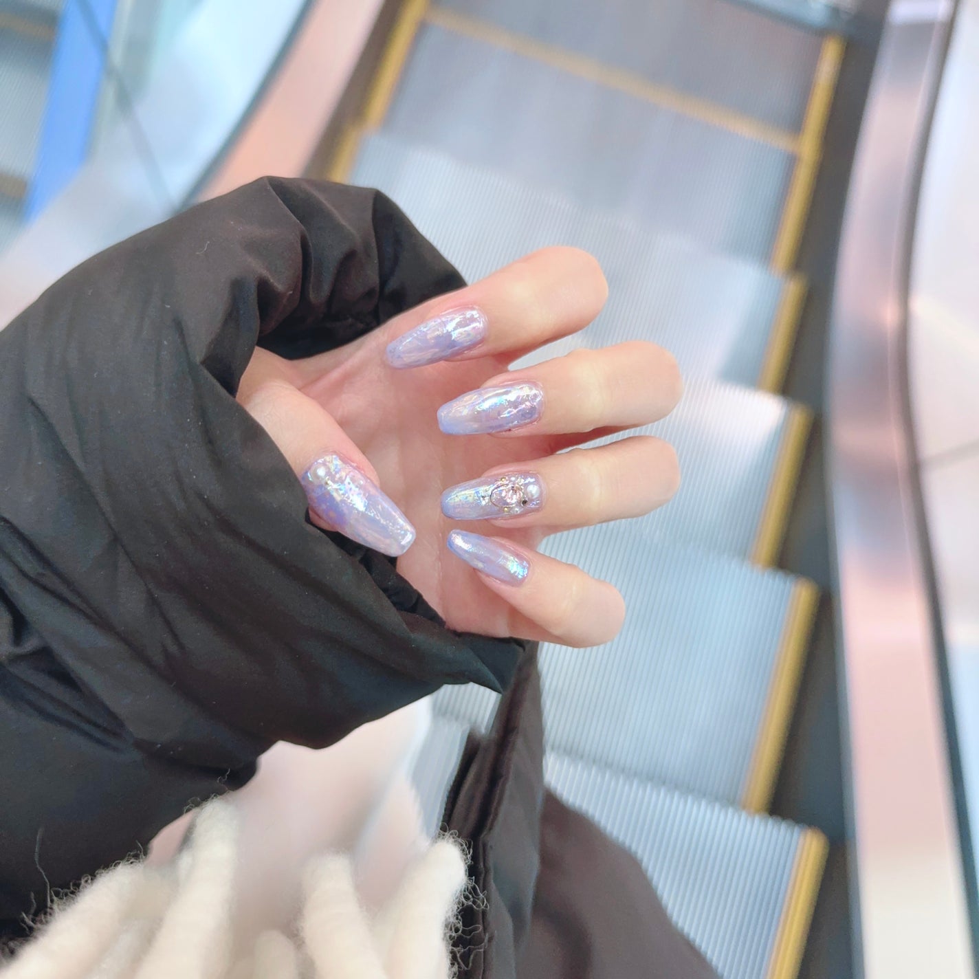 びゃっこまる on LIPS 「#ニット映えネイル冬っぽネイルにしました❄️..」(5枚目)