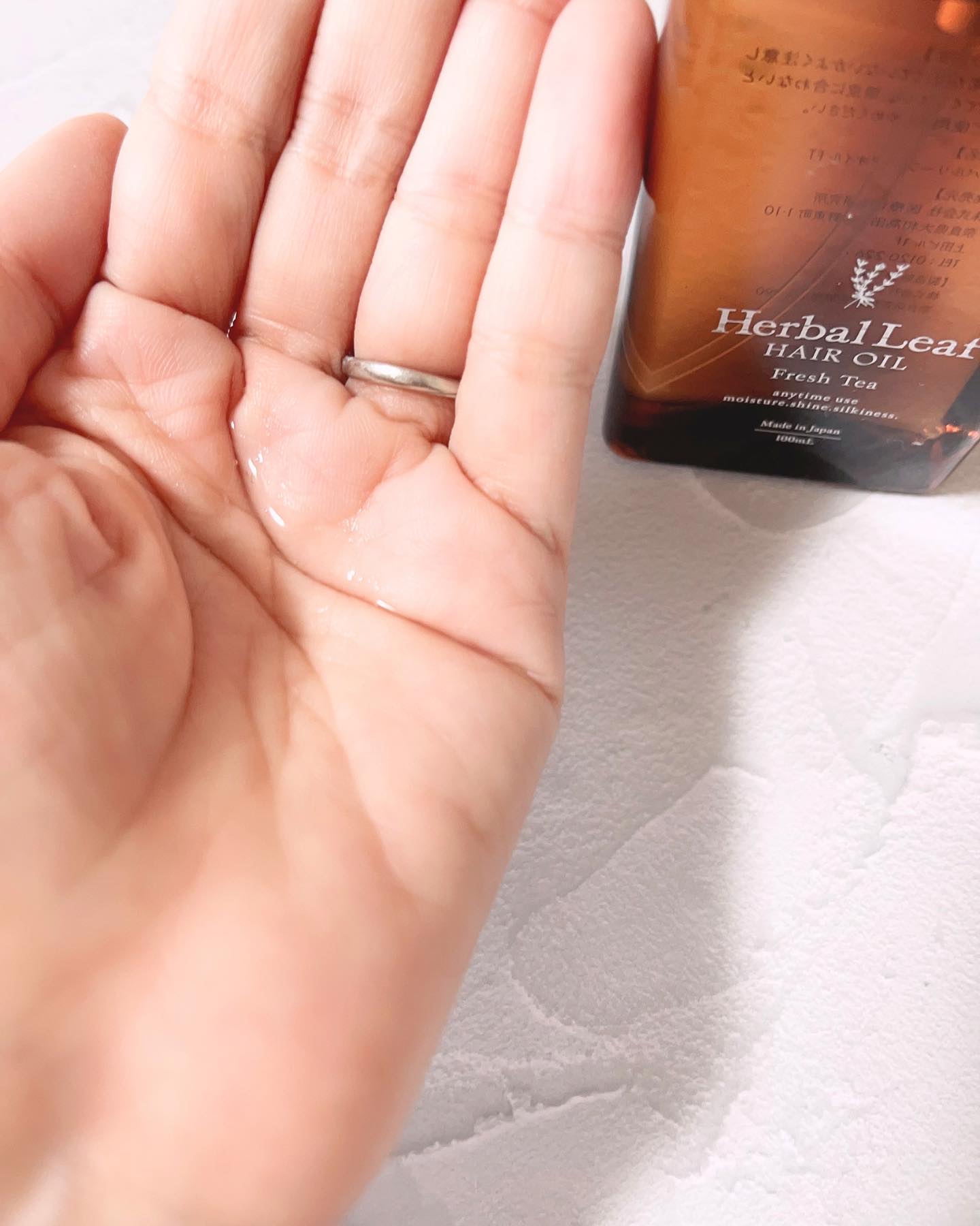 オーガニックヘアオイル フレッシュティーの香り/ハーバルリーフ/ヘアオイルを使ったクチコミ（3枚目）