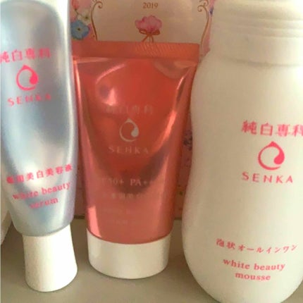 純白専科 すっぴん色づく美容液フォンデュ ライトベージュ(明るめの肌色)/SENKA(専科)/リキッドファンデーションを使ったクチコミ(2枚目)