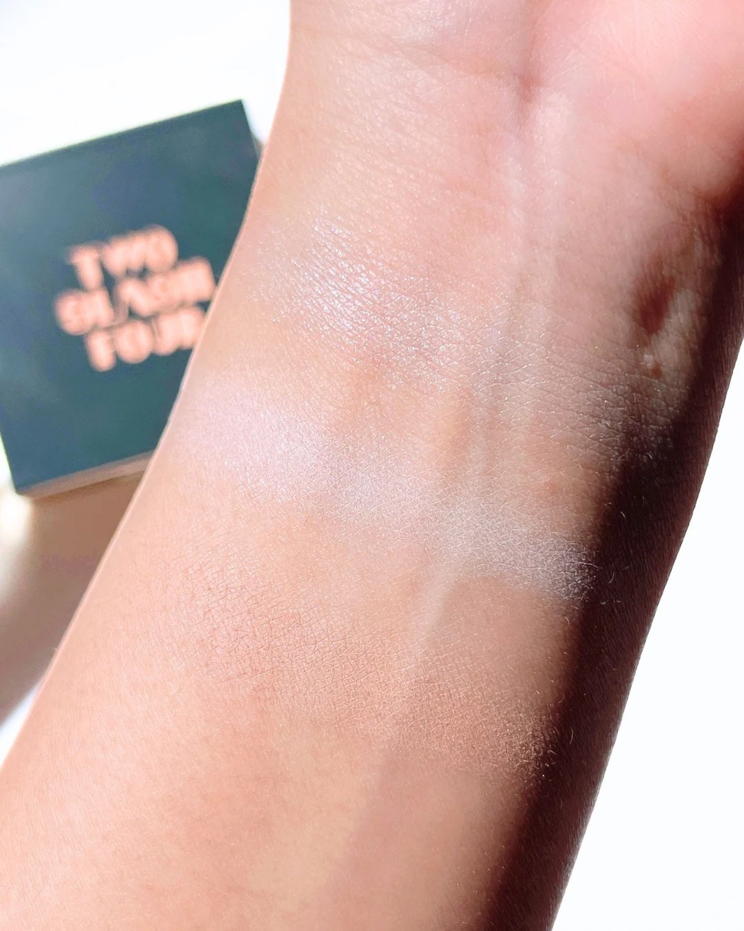 ストロビングフェイスキューブ/TWO SLASH FOUR/ハイライトを使ったクチコミ(5枚目)