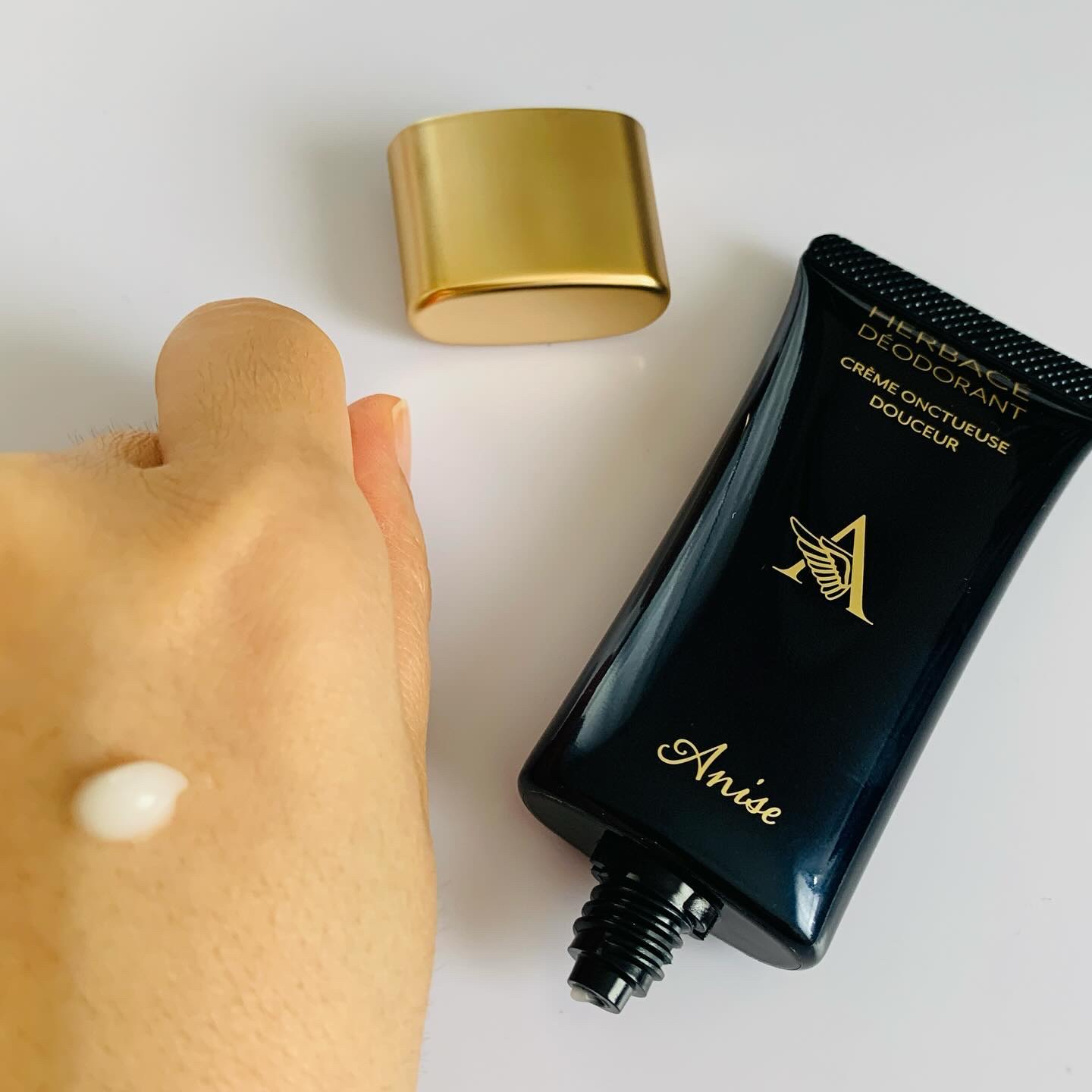 薬用デオドラントクリーム/アニセ/デオドラント・制汗剤を使ったクチコミ（3枚目）