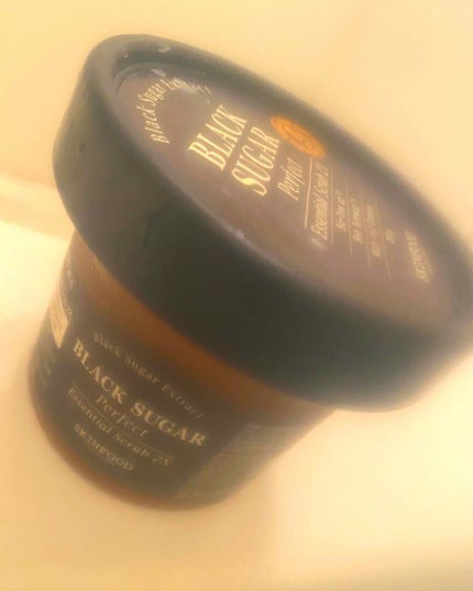 ブラックシュガー パーフェクト エッセンシャル スクラブ2X/SKINFOOD/洗い流すパック・マスクを使ったクチコミ(1枚目)