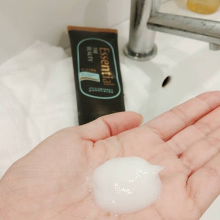 Essential THE BEAUTY 髪のキメ美容プレミアムトリートメント<エアリーリペアプレミアム>/エッセンシャル/洗い流すヘアトリートメントを使ったクチコミ(4枚目)