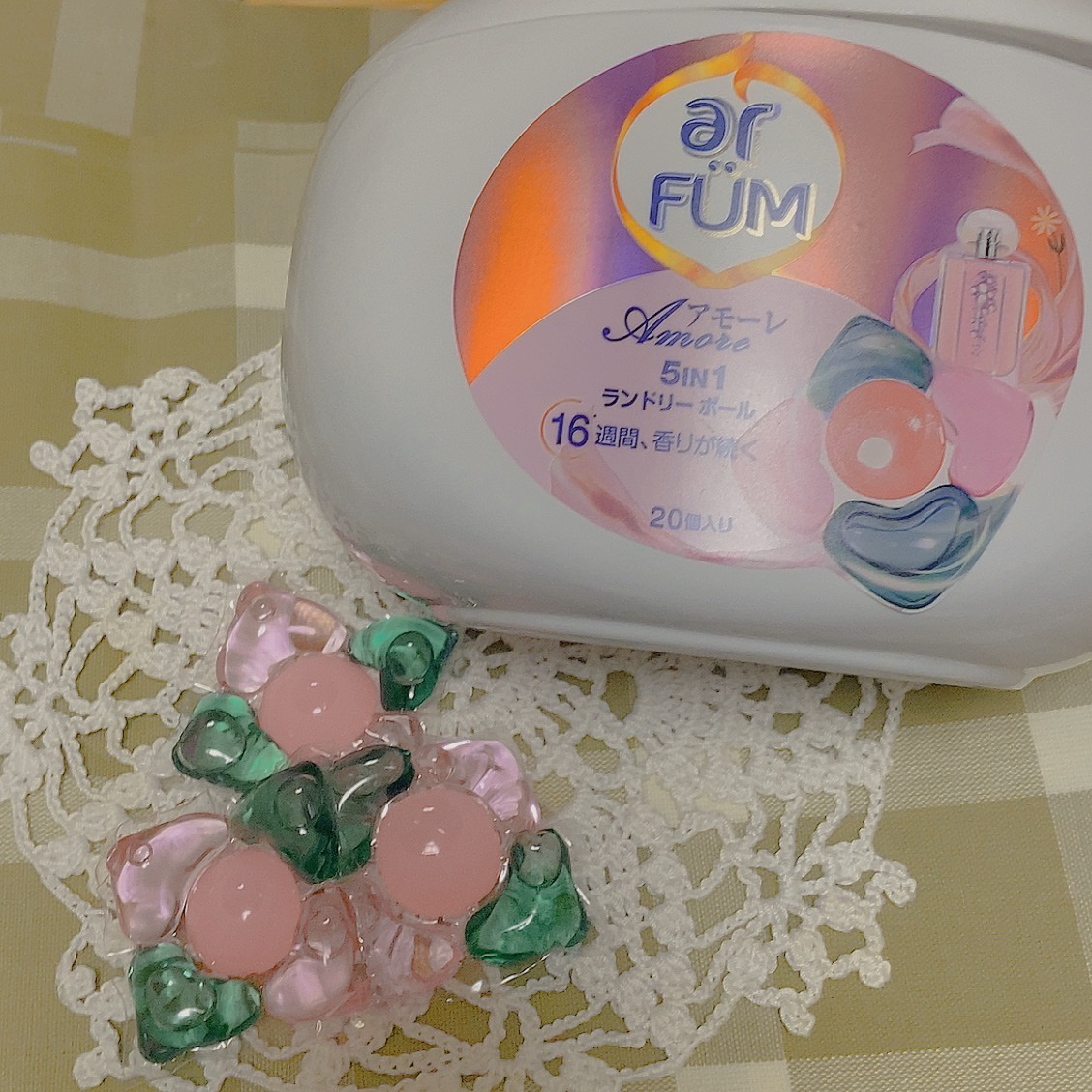 ボールド ボールドジェルボール3D 爽やかプレミアムクリーンの香りのクチコミ「5つの効果を一粒に凝縮　
新しい形のボール型洗濯洗剤

アフュームarFUM アモーレ 5i.....」（1枚目）