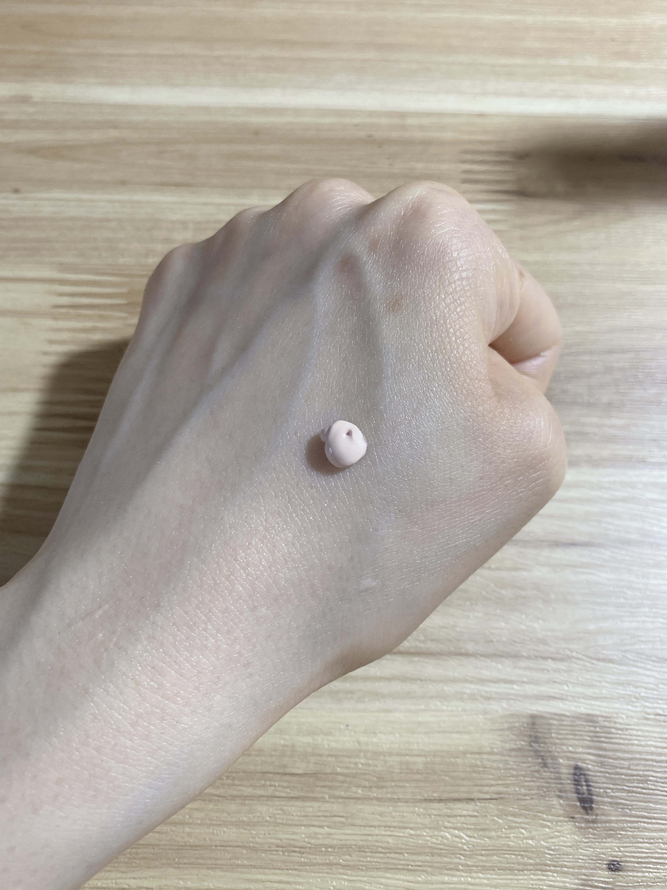 ミネラルインナートリートメントベース ピンクベージュ/エトヴォス/化粧下地を使ったクチコミ（2枚目）