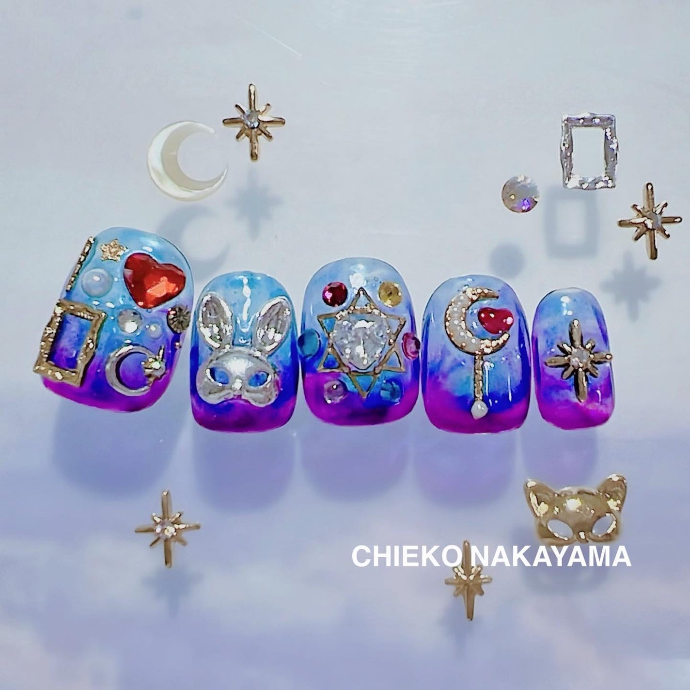 なかやまちえこ on LIPS 「masquerade🌙365日ネイル258日め⠀⠀パーツはPR..」(1枚目)