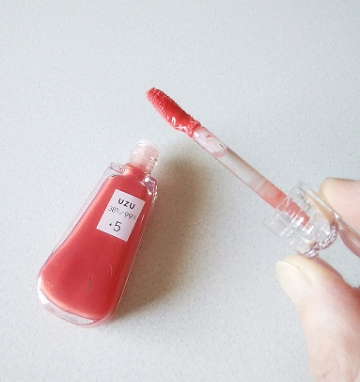 38°C / 99°F リップトリートメント (リップ美容液)/UZU BY FLOWFUSHI/リップケアを使ったクチコミ（1枚目）