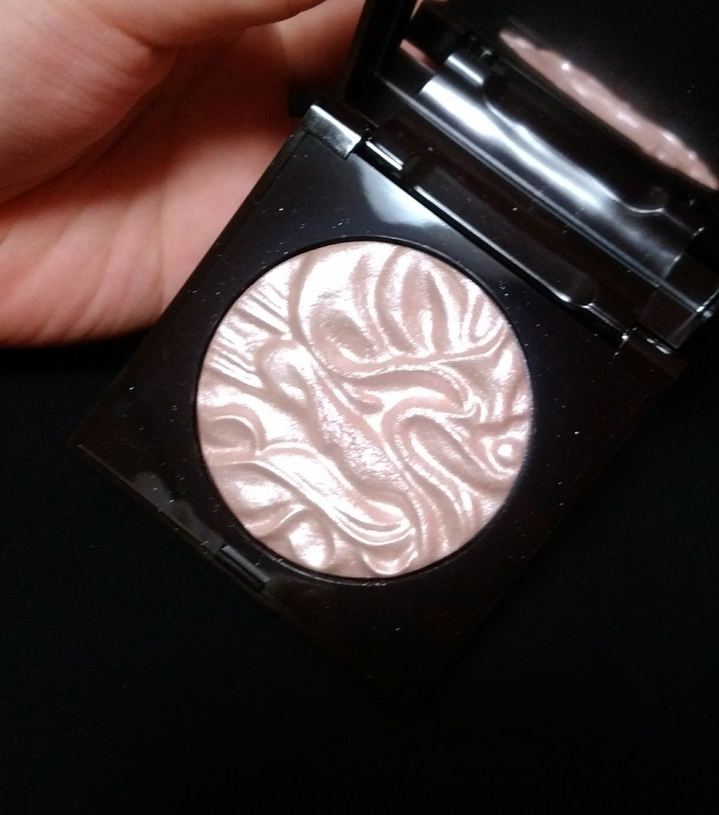 フェイスイルミネーター/ローラ メルシエ/パウダーハイライトを使ったクチコミ(1枚目)