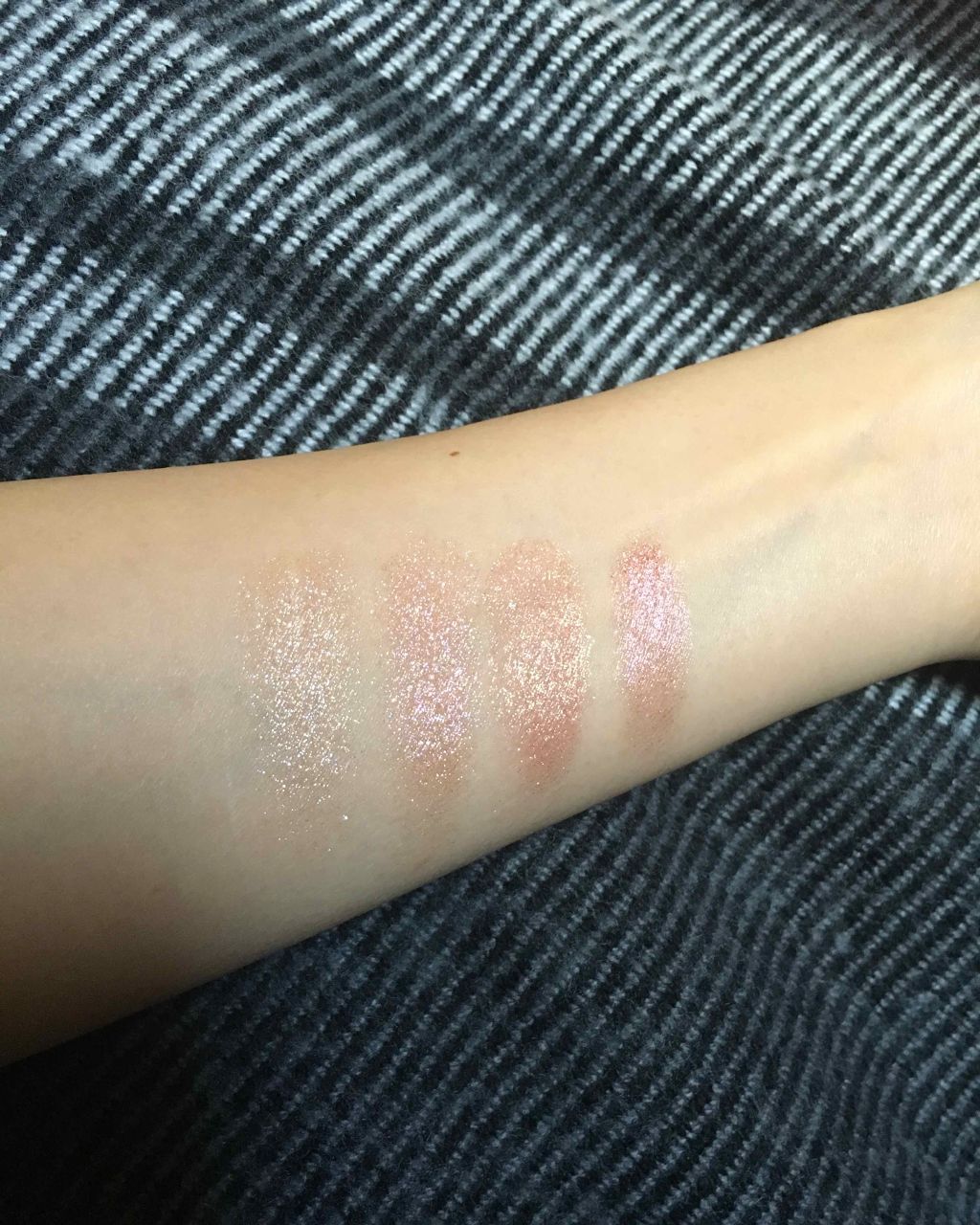 プリズム エアー シャドウ/CLIO/単色アイシャドウを使ったクチコミ（3枚目）