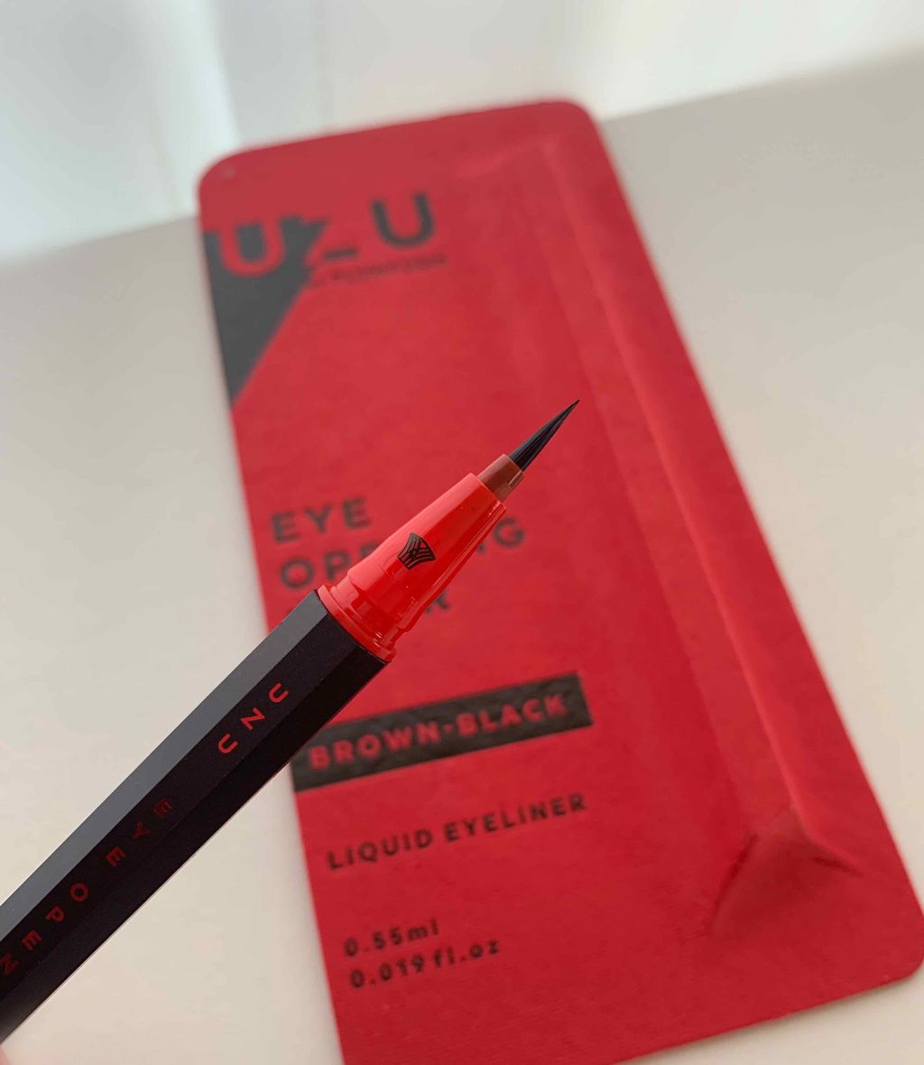 EYE OPENING LINER/UZU BY FLOWFUSHI/リキッドアイライナーを使ったクチコミ(2枚目)