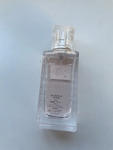 Dior ミス ディオール ヘア ミストのクチコミ「今回は上品で大人っぽい香水を紹介したいと思います！

【Diorミス ディオール ヘア ミスト.....」（2枚目）