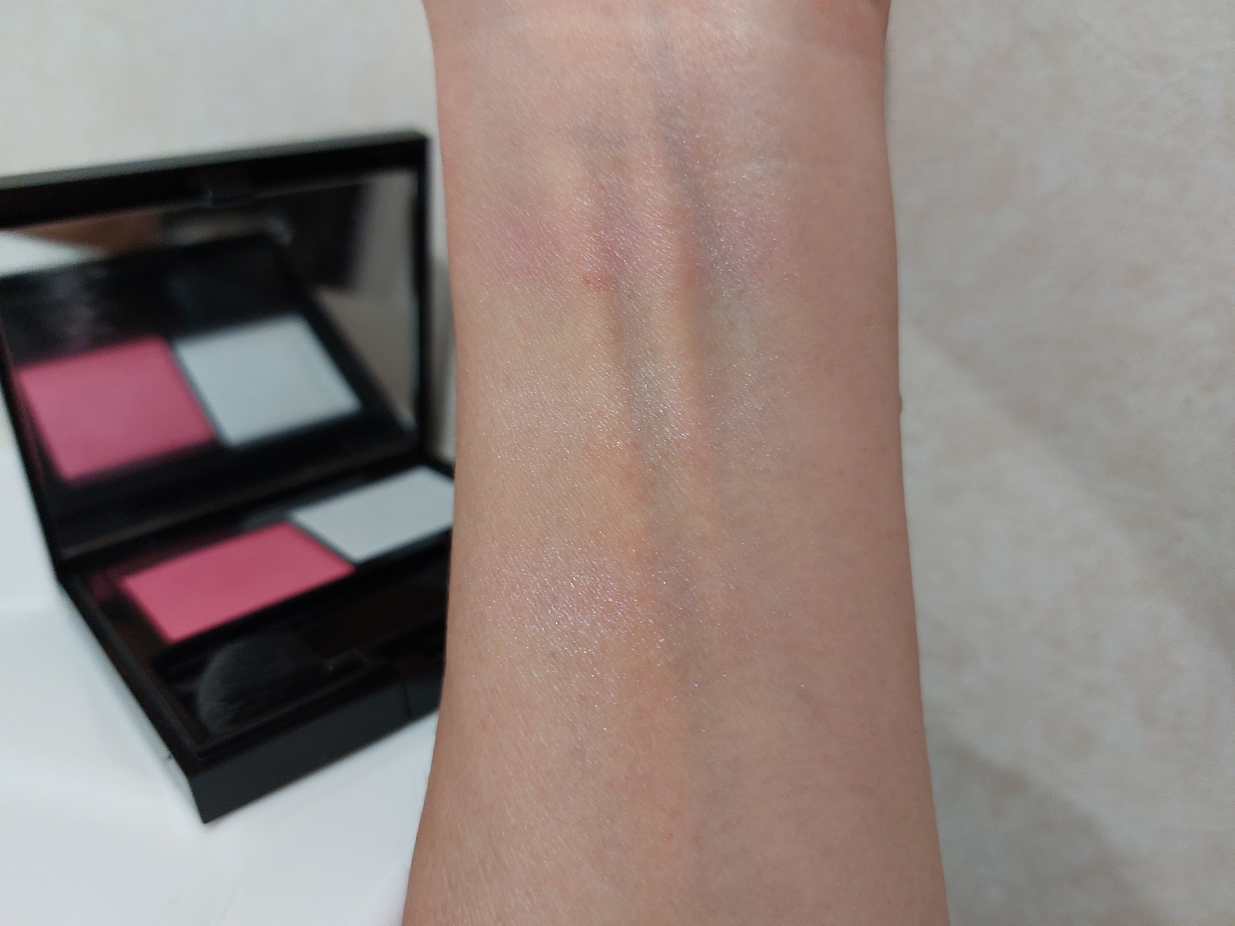 カネボウ ムードブースティングブラッシュ 04 Petal Berry Clarity/KANEBO/パウダーチークを使ったクチコミ（3枚目）